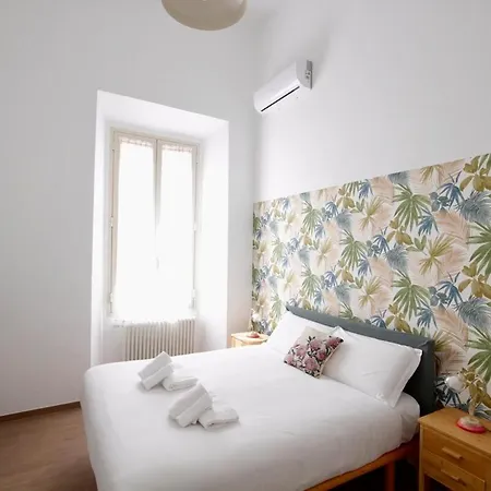 Hc - Piazza Vittorio Emanuele Dream * Ρώμη